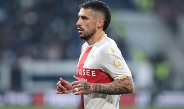 aoke-迪马济奥：热那亚正准备与斯坦丘解约；此前他与英博传出绯闻