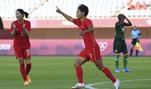 独木难支！王霜完美四喜难换3分 孱弱防线拉后腿