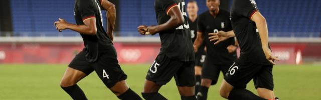 澳客官方网-险些被最弱对手冲垮！德国队这条纸糊防线让人揪心